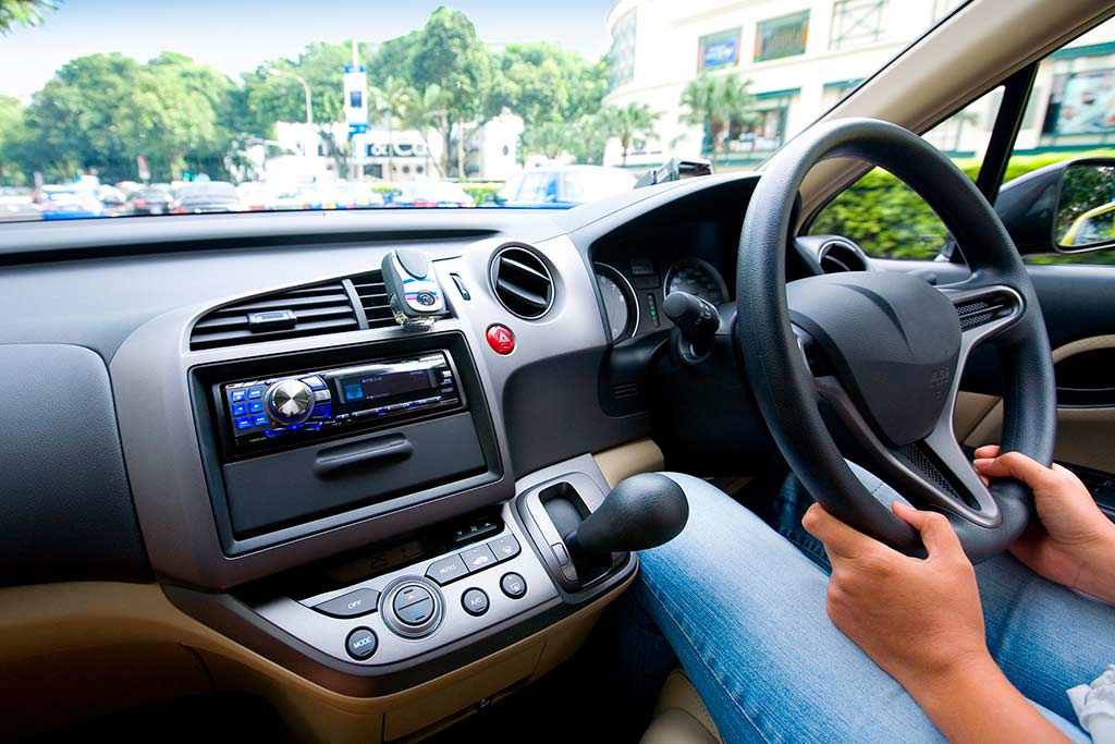 В России хотят поэтапно отказаться от праворульных автомобилей