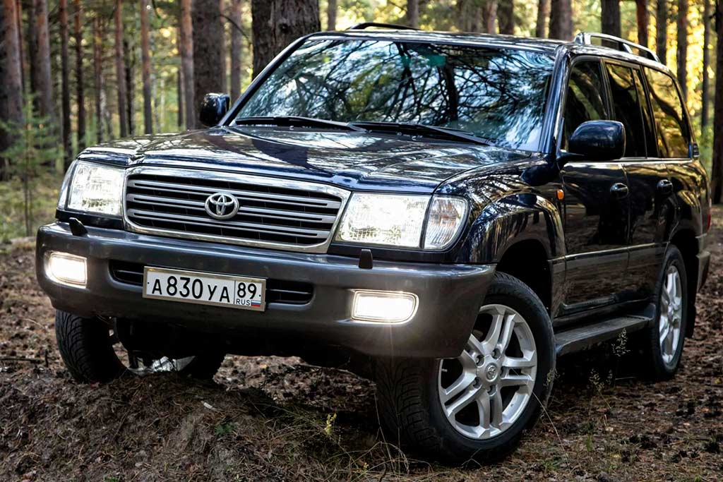 Эксперт рассказал, почему не следует покупать внедорожник Toyota Land Cruiser 100