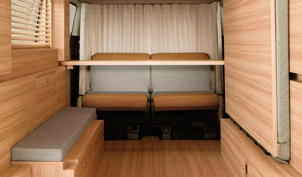 В гамме микроавтобуса Nissan Caravan появился полноценный кемпер Caravan MyRoom